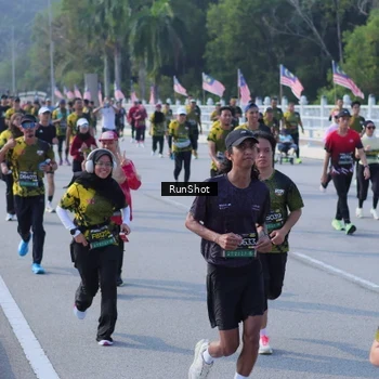 Runner Photo 7171899