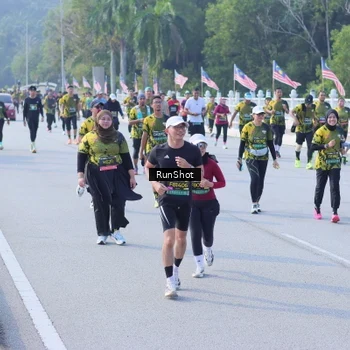 Runner Photo 7171946