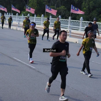 Runner Photo 7171998