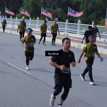 Runner Photo 7172001