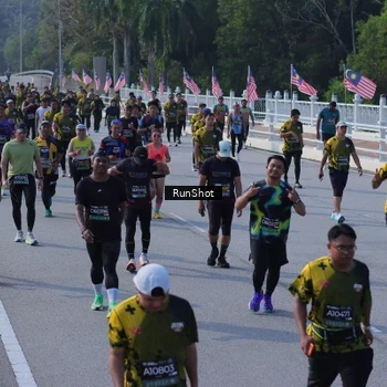Runner Photo 7172930