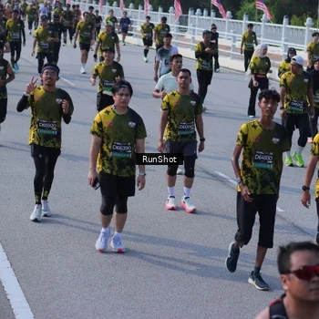 Runner Photo 7173936