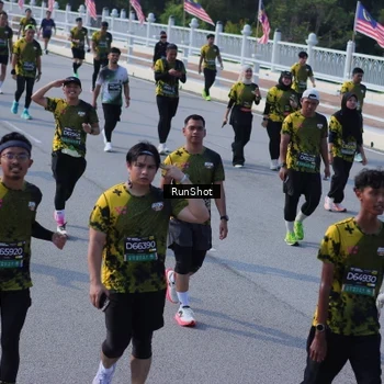 Runner Photo 7174039