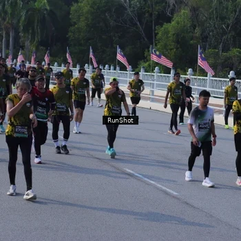 Runner Photo 7174059