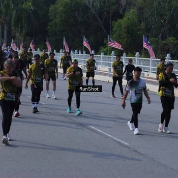 Runner Photo 7174065