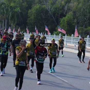 Runner Photo 7174107