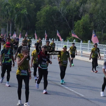 Runner Photo 7174109