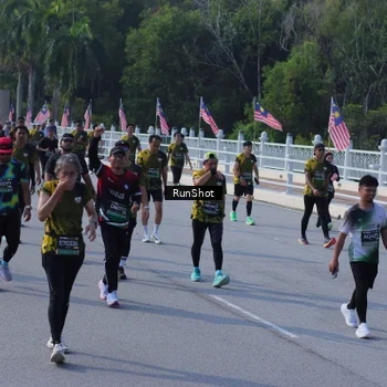 Runner Photo 7174111