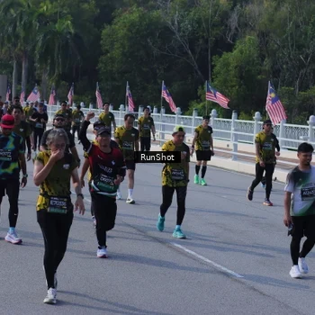 Runner Photo 7174112