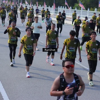 Runner Photo 7174114