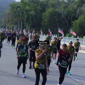 Runner Photo 7174125