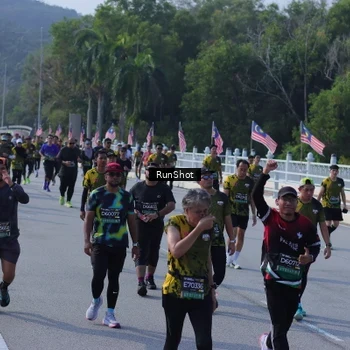 Runner Photo 7174127
