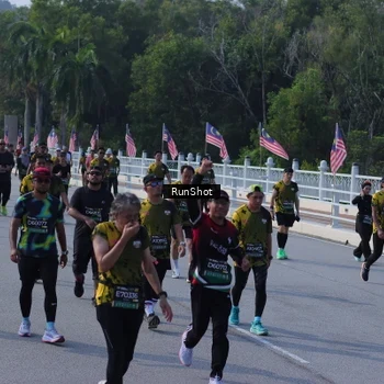Runner Photo 7174135