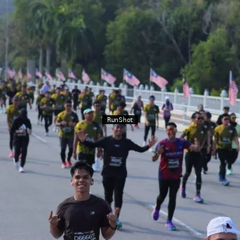 Runner Photo 7175936
