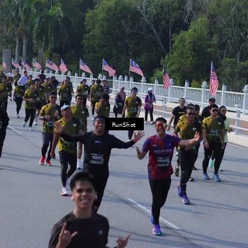 Runner Photo 7175941