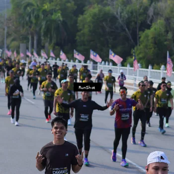 Runner Photo 7175957