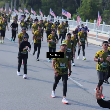 Runner Photo 7175992
