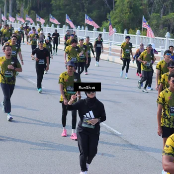 Runner Photo 7176038