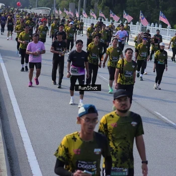 Runner Photo 7176106