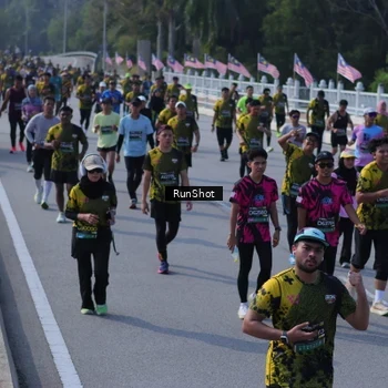 Runner Photo 7177302