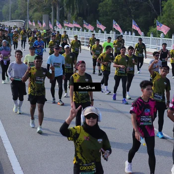 Runner Photo 7177445