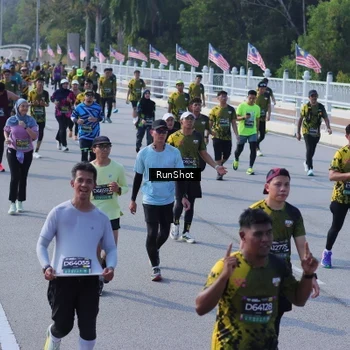 Runner Photo 7177460
