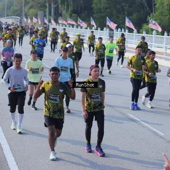 Runner Photo 7177469