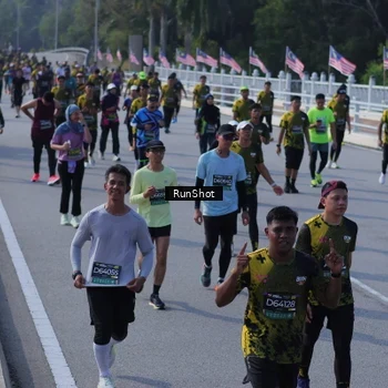 Runner Photo 7177471