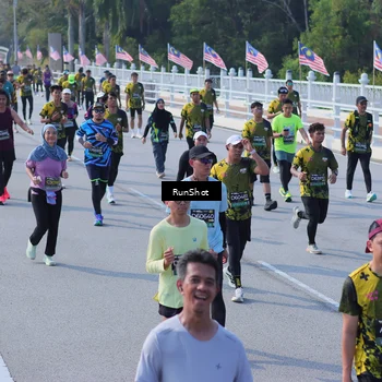 Runner Photo 7177495