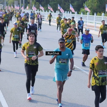 Runner Photo 7177665
