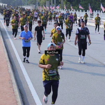 Runner Photo 7177669