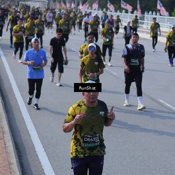 Runner Photo 7177696