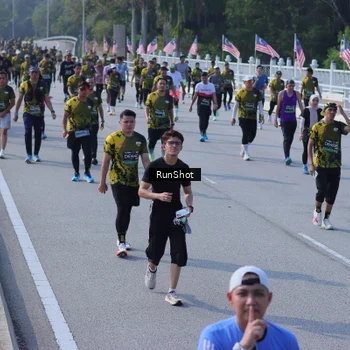 Runner Photo 7177720