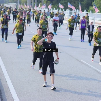 Runner Photo 7177722
