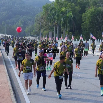 Runner Photo 7177751