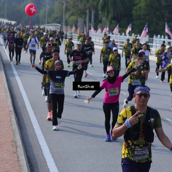 Runner Photo 7177848