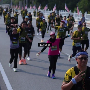 Runner Photo 7177870