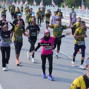 Runner Photo 7177875