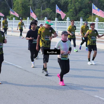 Runner Photo 7179923