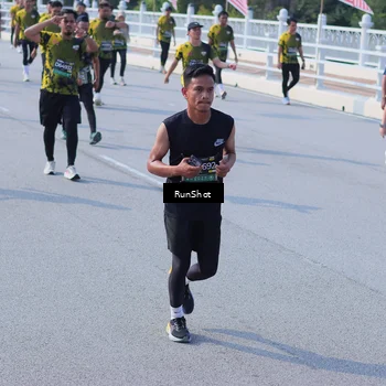 Runner Photo 7180002