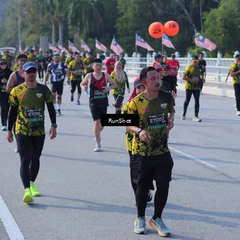 Runner Photo 7180303