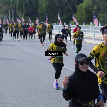 Runner Photo 7180469