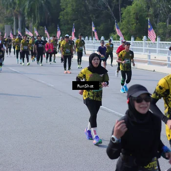 Runner Photo 7180484