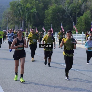 Runner Photo 7180741