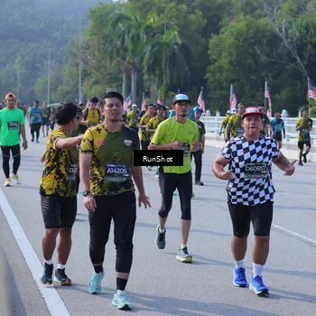 Runner Photo 7180903