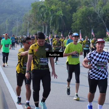 Runner Photo 7180916