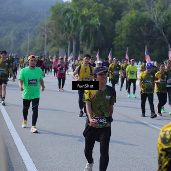 Runner Photo 7181004