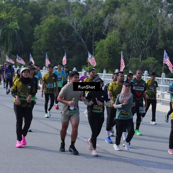 Runner Photo 7183470
