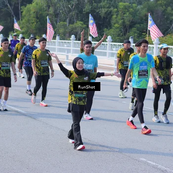 Runner Photo 7183738