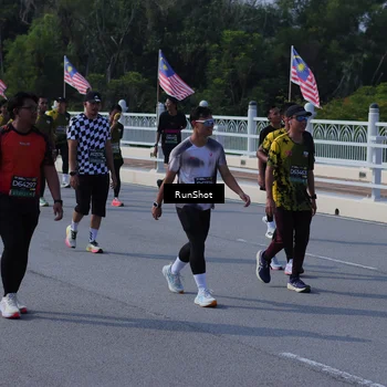 Runner Photo 7184043